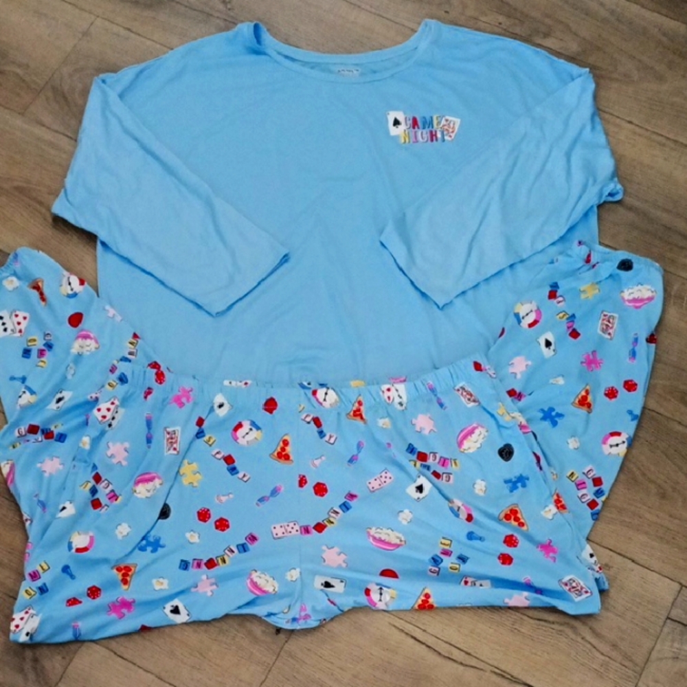 Women's Pajamas with Fun Print Game Night - Picture 2 of 10
